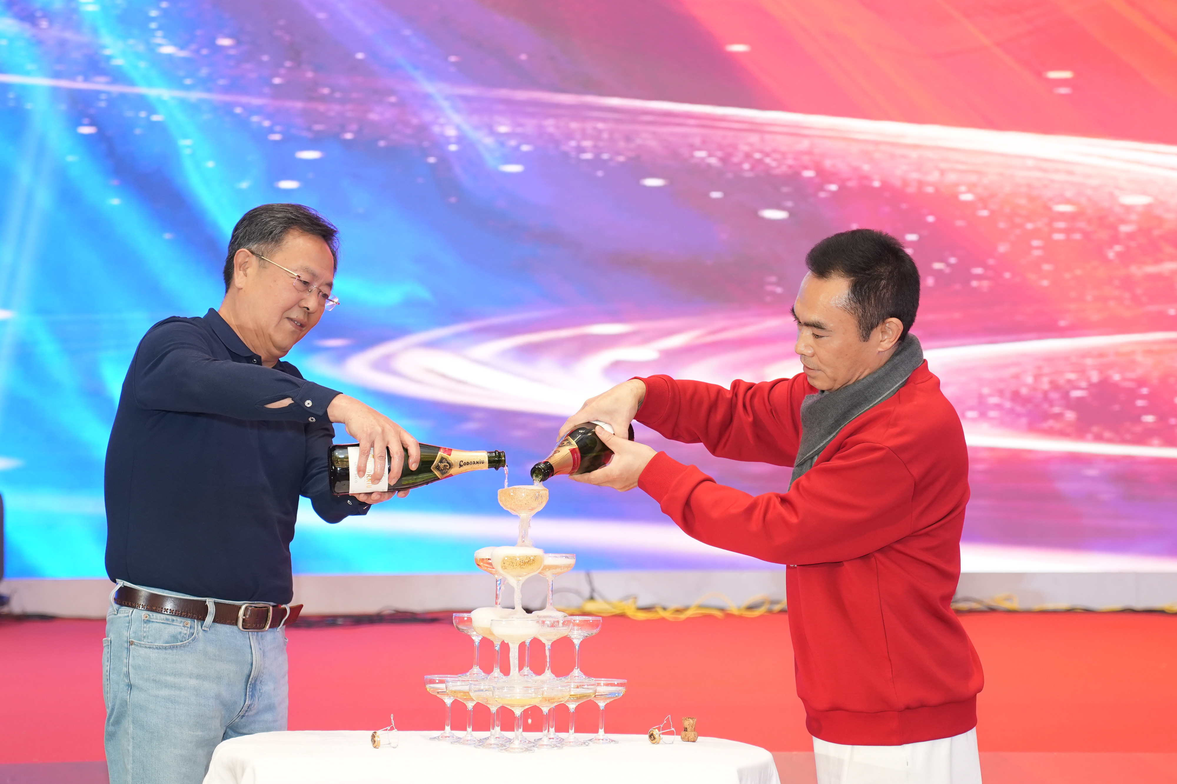 年会的每一幕，都是我们共同的珍藏
